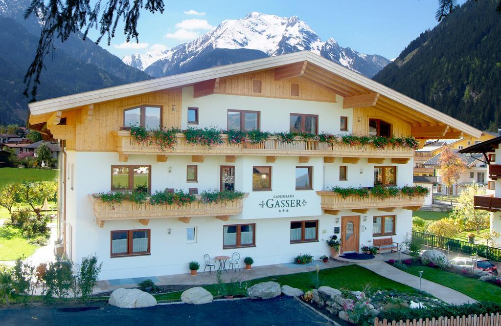 Landhaus Gasser Mayrhofen Exterior foto